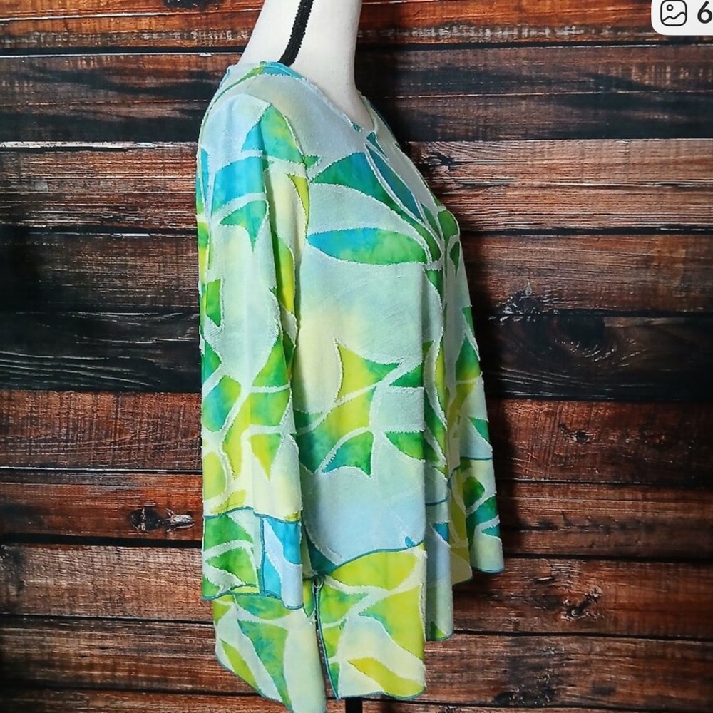Ali Miles like new pullover Green and Blue Tie-Dye Top Size in a size XL - Picture 4 of 11